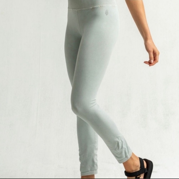 NWT Free People Good Karma Leggings Sea Glass Size M/L - Picture 2 of 12